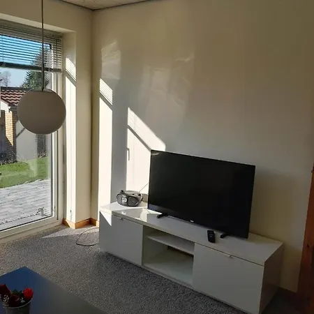דירה 2 Bedroom, 1 Bath קרוסה