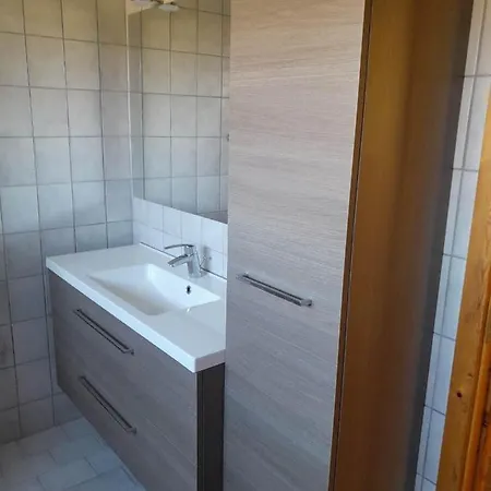 2 Bedroom, 1 Bath דירה קרוסה